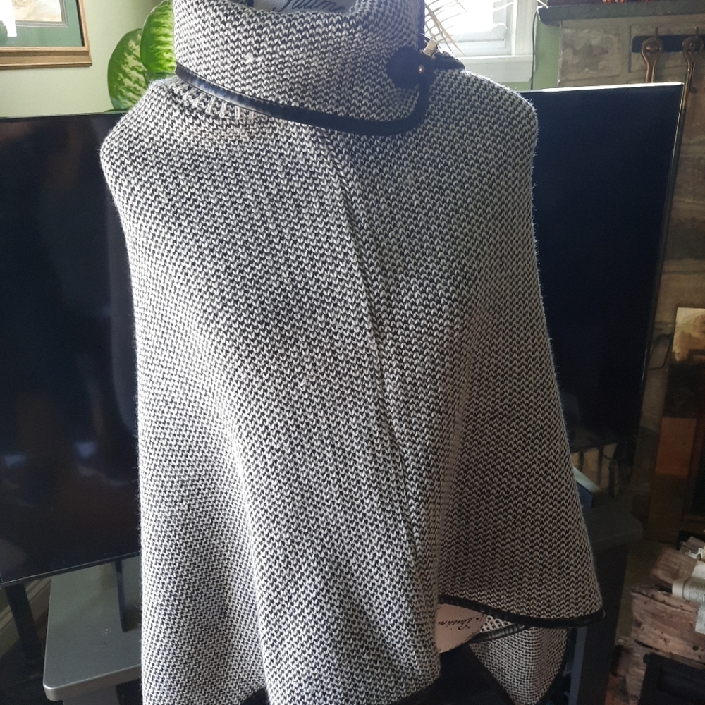 Women's black & ivory cape/poncho